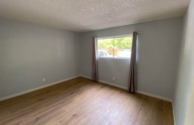 156J Smalley Ave - Convenient Hayward Location Gallery 2