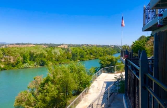 1020 Gilbert St - 1020 Gilbert Street, Redding, CA 96001