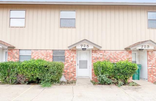 Spacious 2 Bedroom Apartment Available in Hobbs photos photos