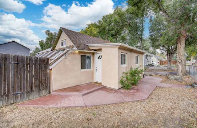 2 bed 1 bath, large yard, RV Parking photos photos