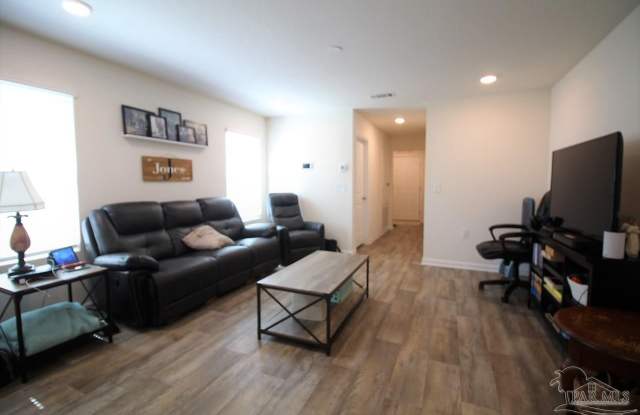 6444 Churchill Cir Gallery 2