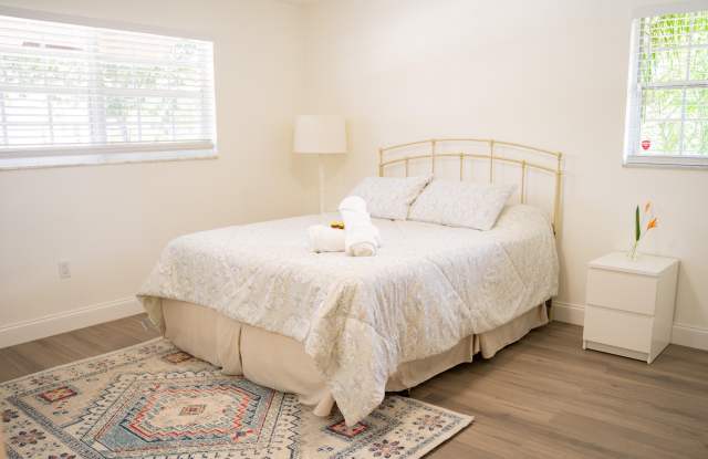 1425 RIVERSIDE Circle Gallery 1