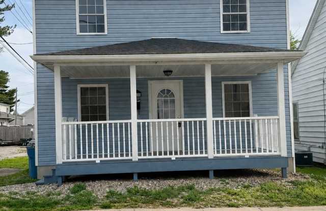 Beautiful 2 Bed 2 Bath Home - Includes Stove & Refrigerator photos photos