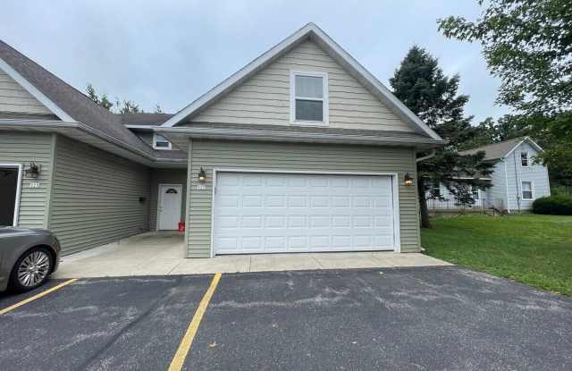 527 W Harper St - 527 West Harper Street, Whitewater, WI 53190