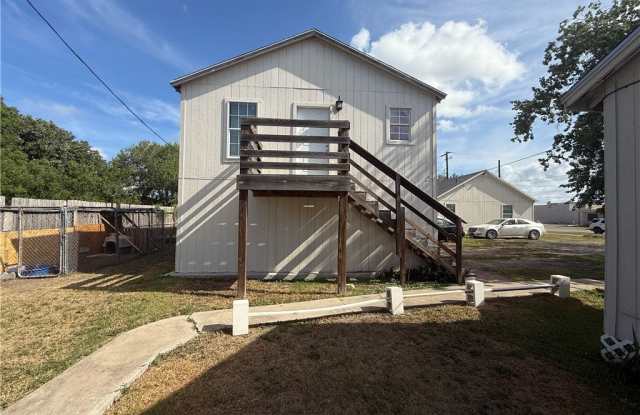 216 S McCall Street - 216 South McCall Avenue, Sinton, TX 78387