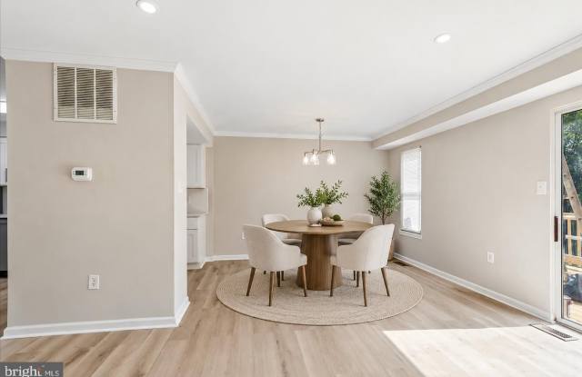 15644 MILLBROOK Lane Gallery 4