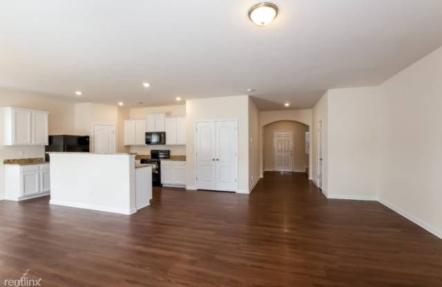 1352 Waylon Avenue Gallery 4