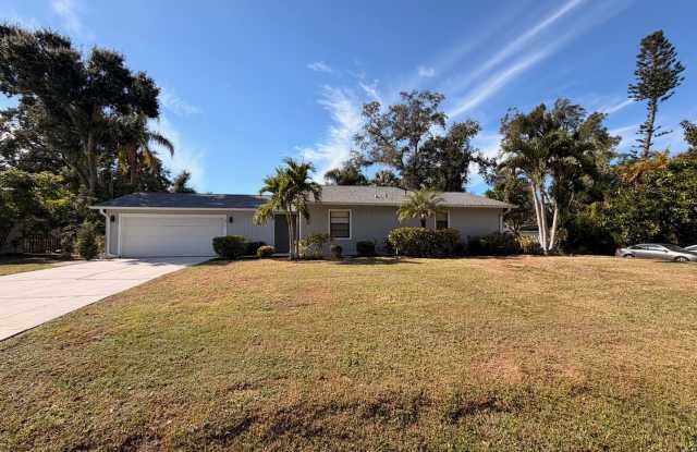 Highly sought after 2/2 in Gulf Gate photos photos