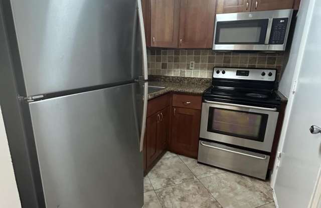 3550 NW 8TH Avenue Gallery 2