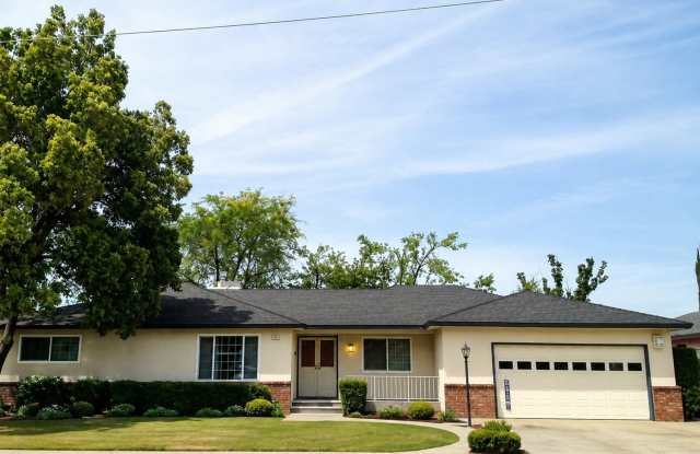 Spacious 3-Bedroom, 2.5-Bath Home for Rent in Fresno! photos photos Spacious 3-Bedroom, 2.5-Bath Home for Rent in Fresno! photos photos