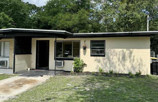 1861 DOYON Court - 1861 Doyon Court, Jacksonville, FL 32210