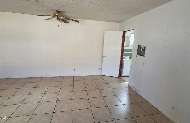 3401 MOBILE Avenue Gallery 3