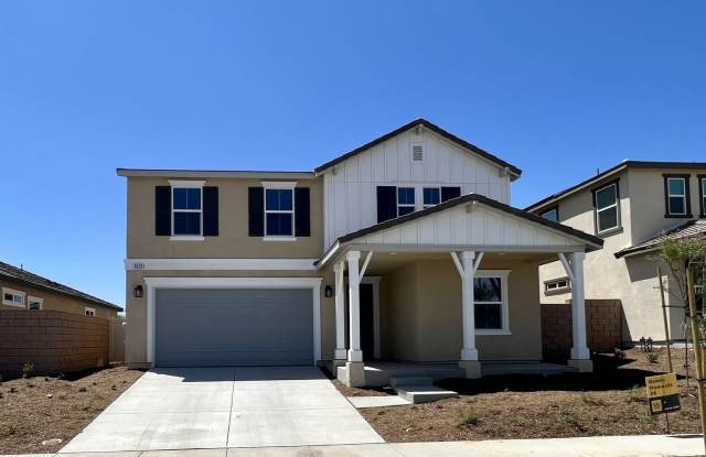 Newer 2022-Built, 4BR Home with Solar, Loft, Downstairs Bedroom, and Backyard photos photos