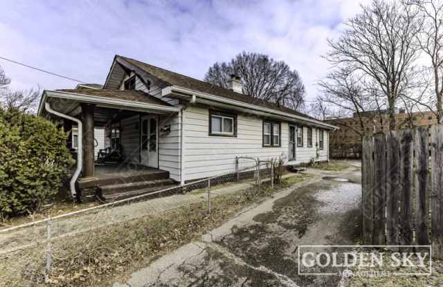 2937 North Kenwood Avenue - A photos photos