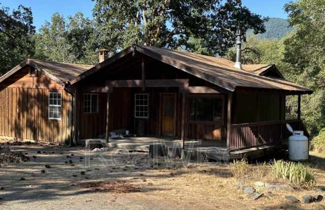 2978 E Evans Creek Rd Gallery 2