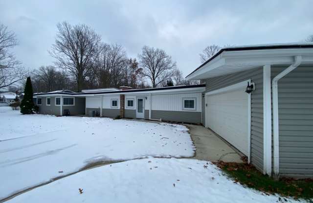 Beautiful 4-Bed, 2 Bathroom North Olmsted OH photos photos
