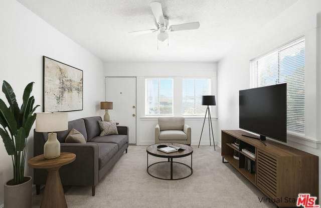 3962 S Hobart Blvd photos photos