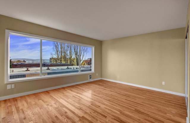 1221 Apartments Gallery 3