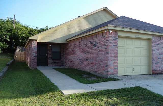 8029 Julie Ave - 8029 Julie Avenue, Fort Worth, TX 76116