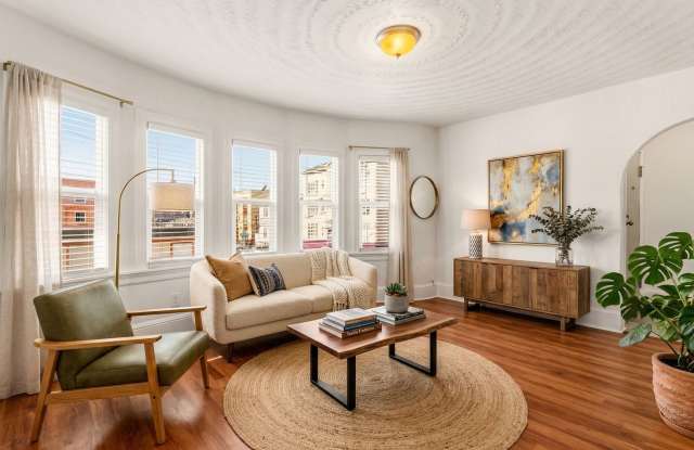 Spacious 3-Bedroom House in Oakland's Meadow Brook photos photos