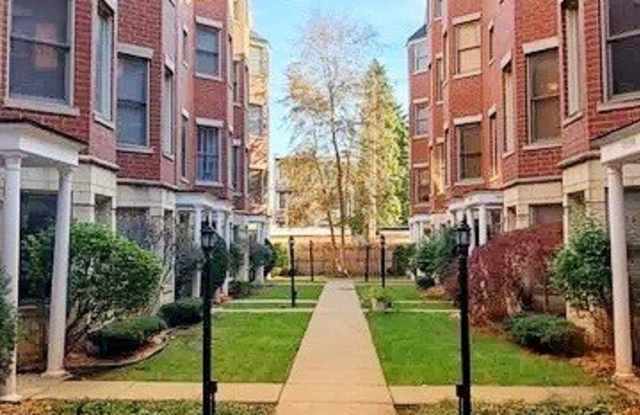 5127 N Damen Avenue photos photos