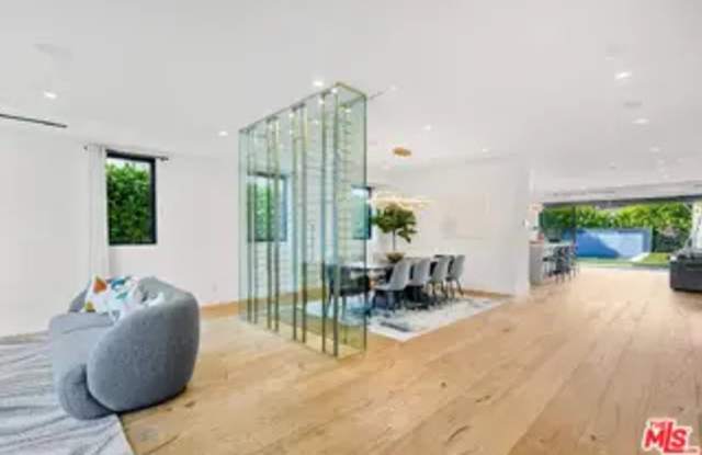 6201 Lindenhurst Avenue - 6201 Lindenhurst Avenue, Los Angeles, CA 90048