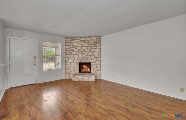 500 Algerita Drive Gallery 3