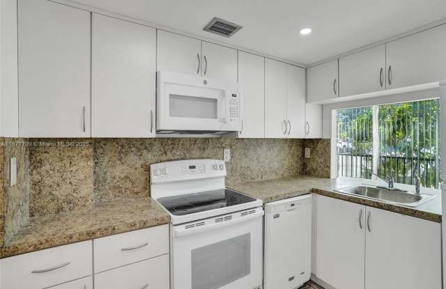 9401 SW 4th St photos photos