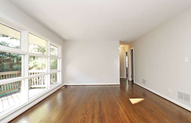 Light-Filled Fry's Spring Rental - 1640 Center Avenue, Charlottesville, VA 22903