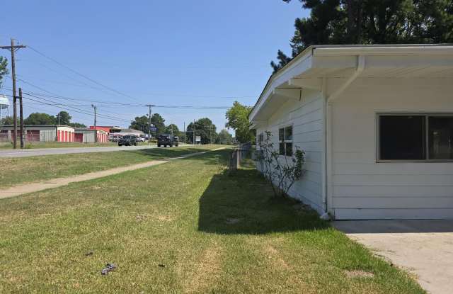 1516 Gregory Street Gallery 3