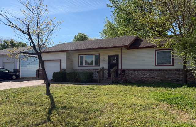 2 beds and 2 bonus rooms!! photos photos