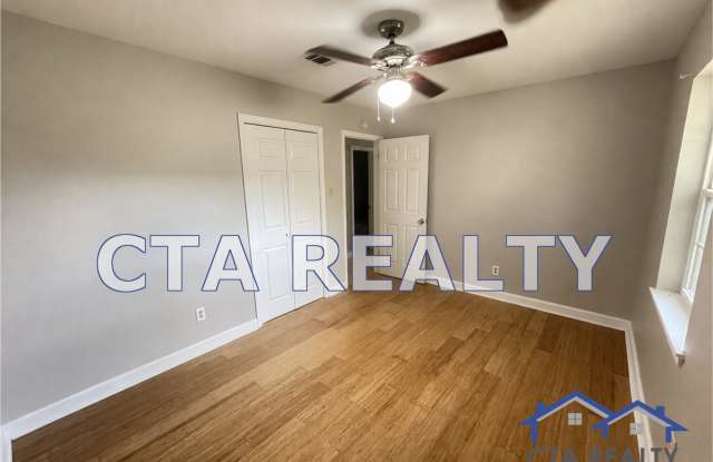 15601 Waycross Dr Gallery 4