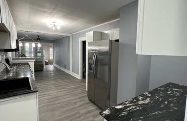 216 Bassett St Apt 11 Gallery 4