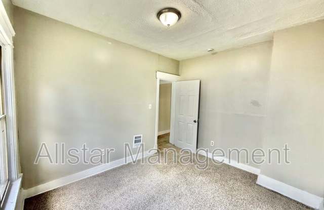 9223 Adams Avenue Gallery 2