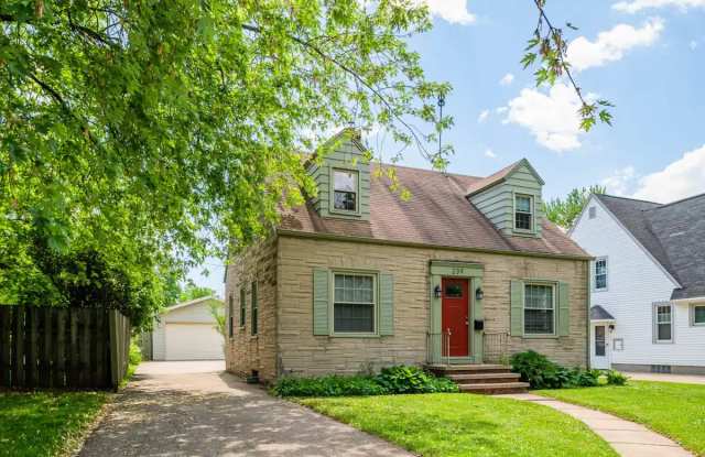 239 Edgewater Drive photos photos