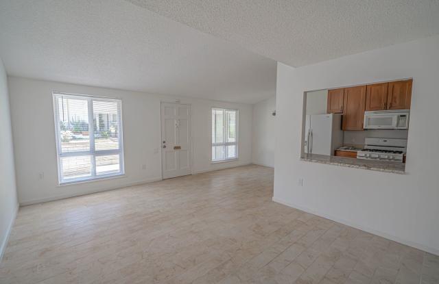 2 Bedroom Home in Friendly Valley in 55+ Community! Gallery 4