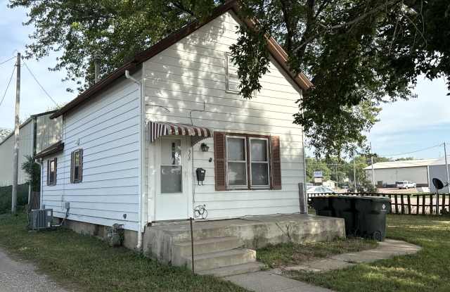908 Fowler St photos photos