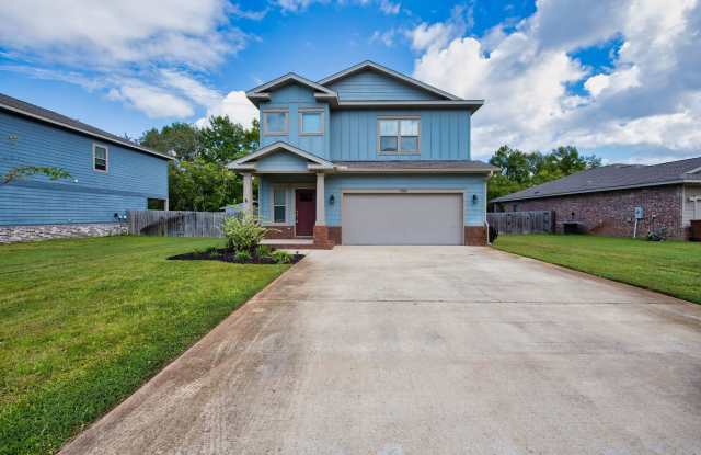 Two-Story Navarre Home with SOLAR, 2-Car Garage & Incredible Backyard! Gallery 4