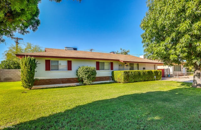 132 W ERIE Drive - 132 West Erie Drive, Tempe, AZ 85282