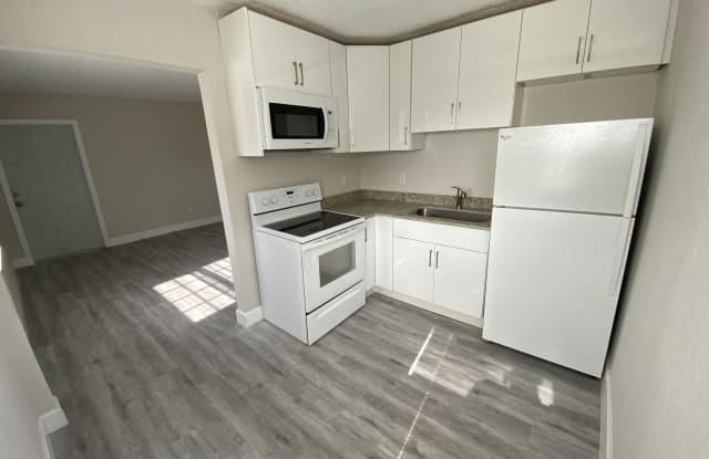 710 10th Street - 710 10th Street, Lake Park, FL 33403