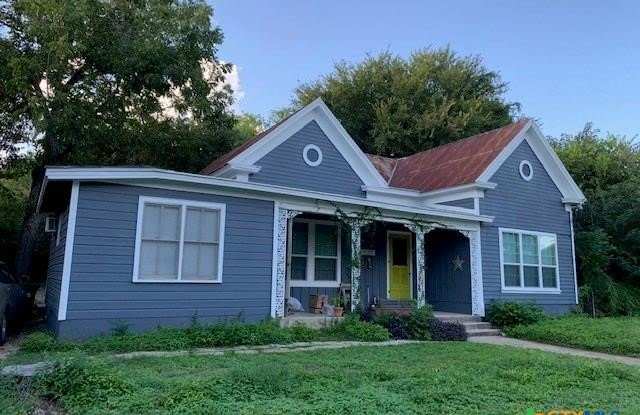 612 W Hopkins Street - 612 West Hopkins Street, San Marcos, TX 78666