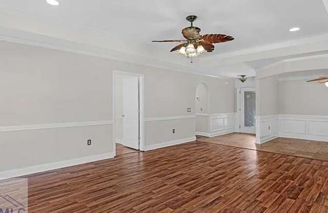 108 Appling Street Gallery 4