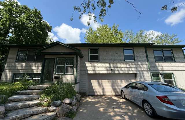 $2,995 | 4 Bedroom, 2.5 Bathroom Multi Floor House | NO Pets | Available for August 5th, 2026 Move In! Gallery 1