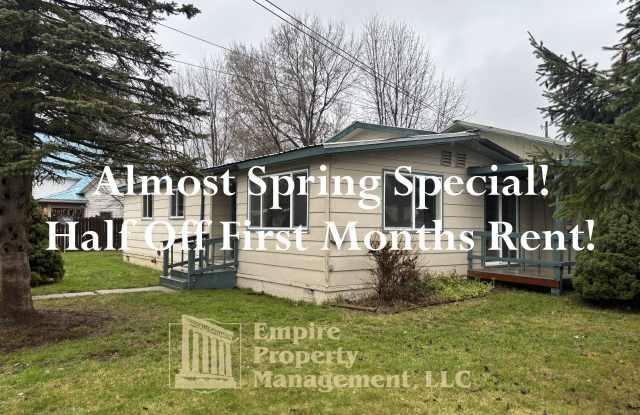 802 North Ella Avenue - 802 North Ella Avenue, Sandpoint, ID 83864