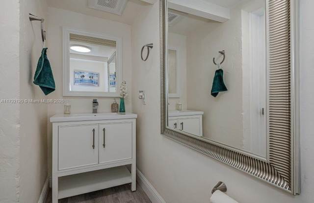 245 189th Ter photos photos