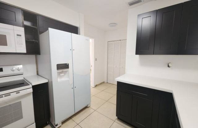8760 NW 14TH Street, Pembroke Pines, FL 33024 Gallery 3