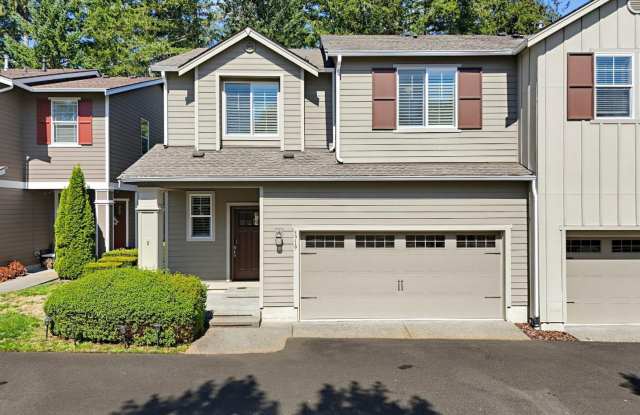 Spacious Lacey Golf Course Townhouse | 3-Bed Home with Gas Fireplace, Quartz Countertops & Huge Primary Suite! photos photos