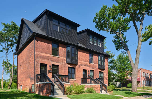 1395 Cadillac Blvd photos photos