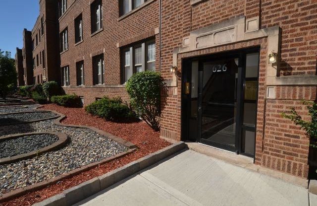 626 Barry - 626 W Barry Ave, Chicago, IL 60657