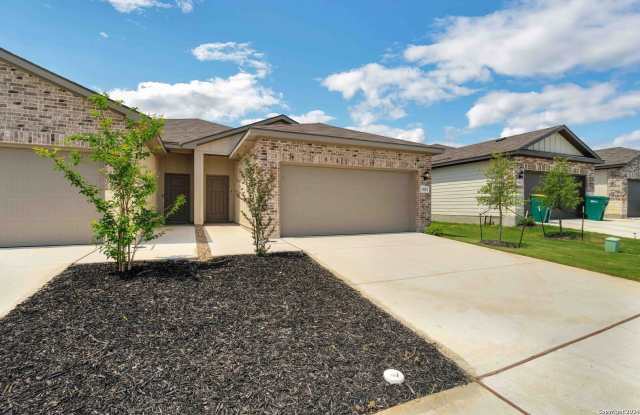 9318 Frio Landing Gallery 2